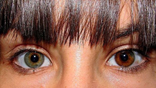 linzy-izmenyayushhie-okrasku-glaz